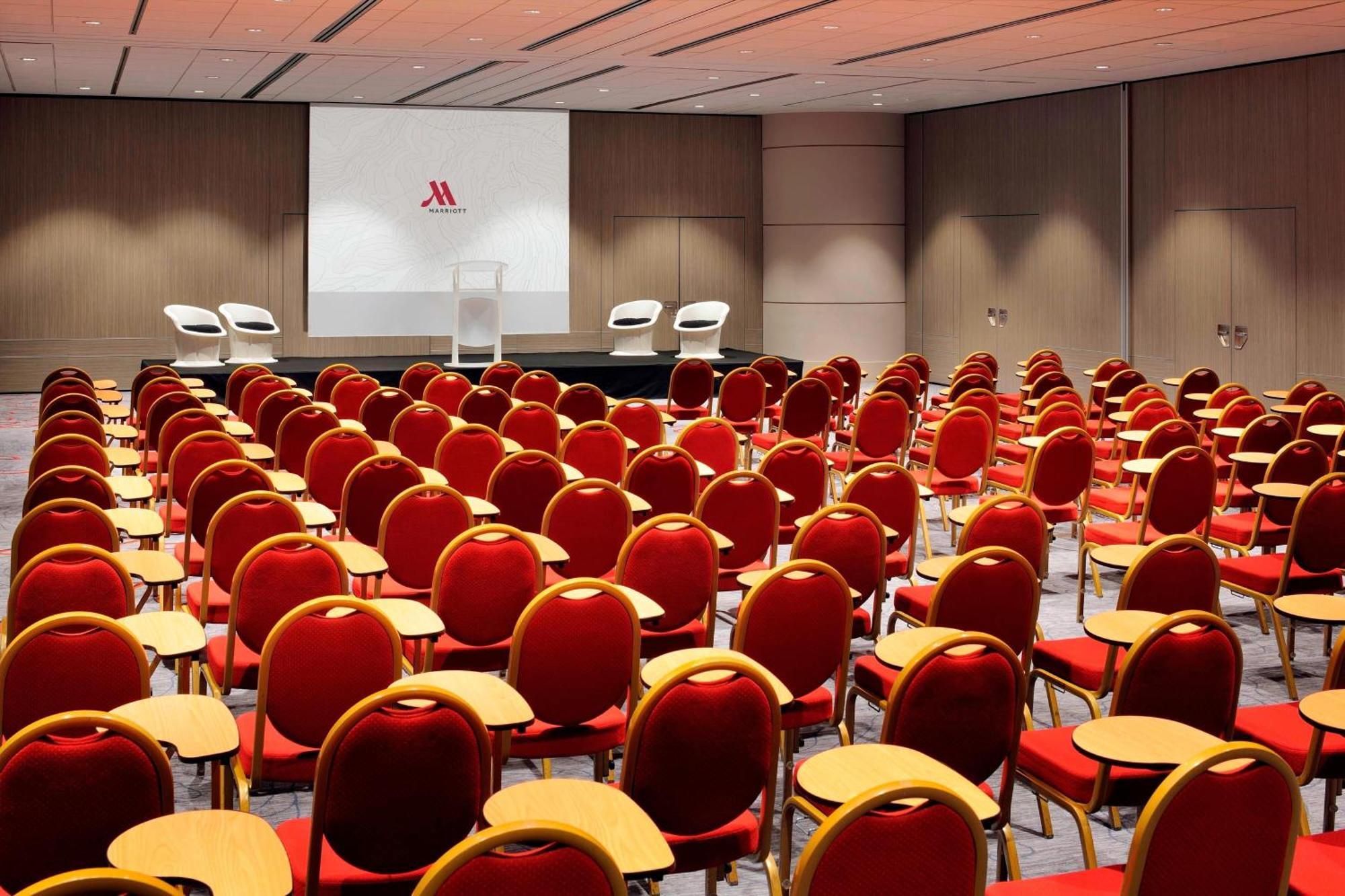 Paris Marriott Rive Gauche Hotel & Conference Center Exterior photo