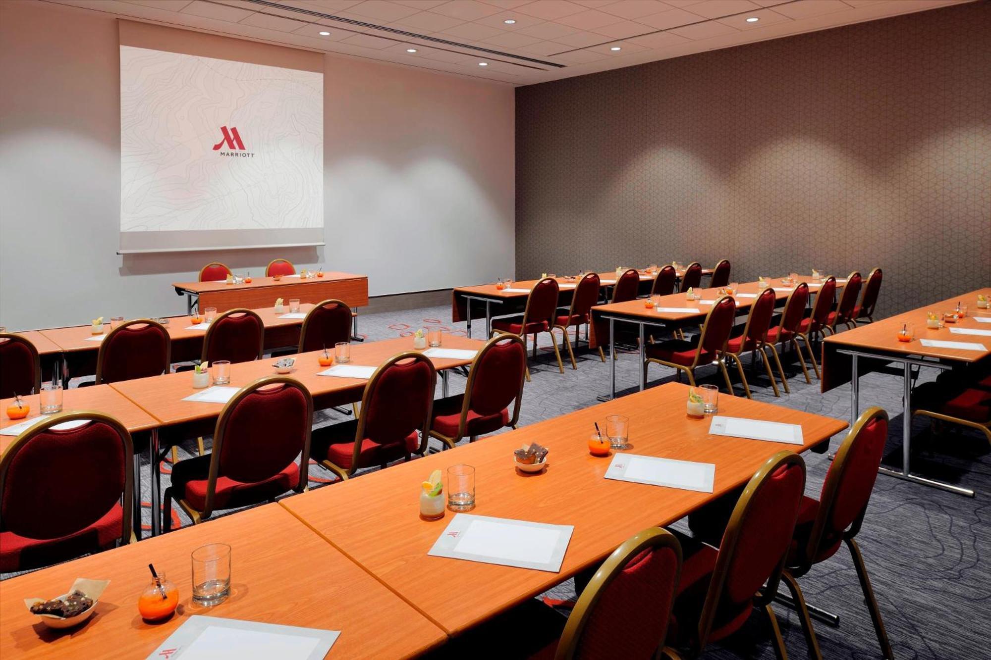 Paris Marriott Rive Gauche Hotel & Conference Center Exterior photo