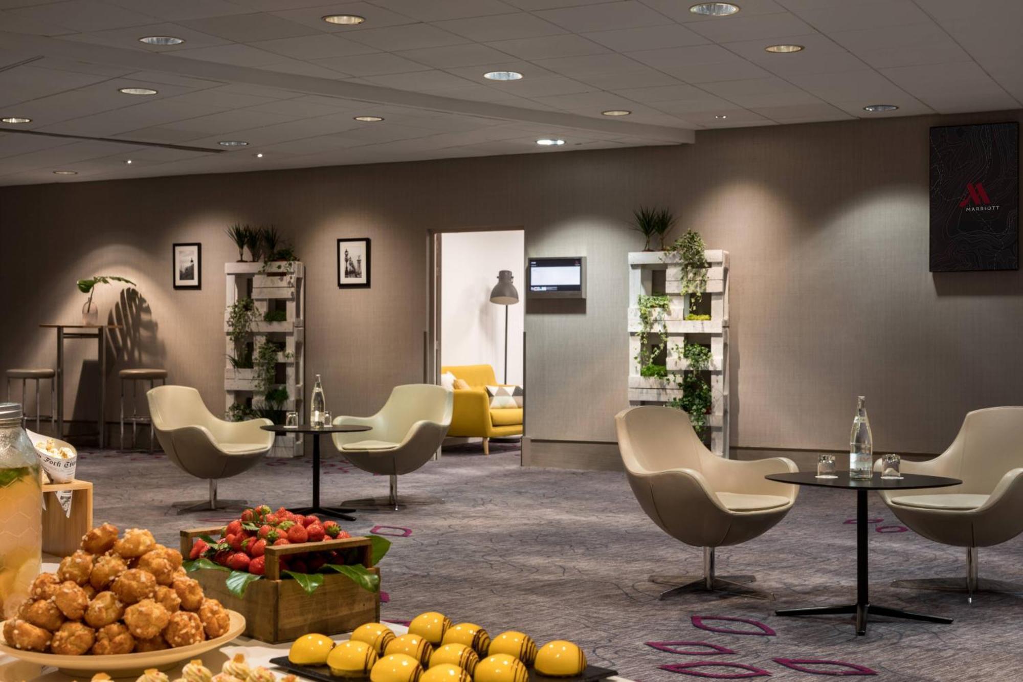 Paris Marriott Rive Gauche Hotel & Conference Center Exterior photo